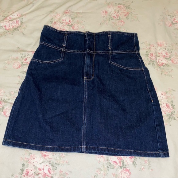 Dynamite Jean skirt - Picture 1 of 3
